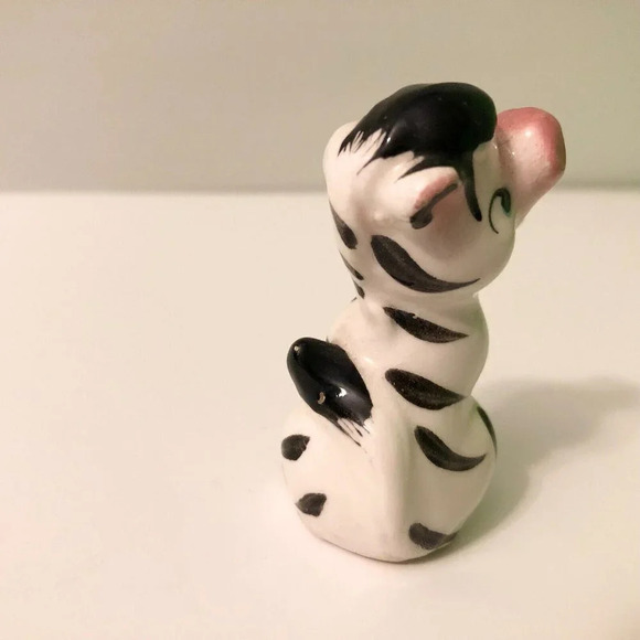 Vintage Tiny Zebra Ceramic Figurine Japan 2.25 Inch Tall  Collectible Figure - Picture 4 of 11